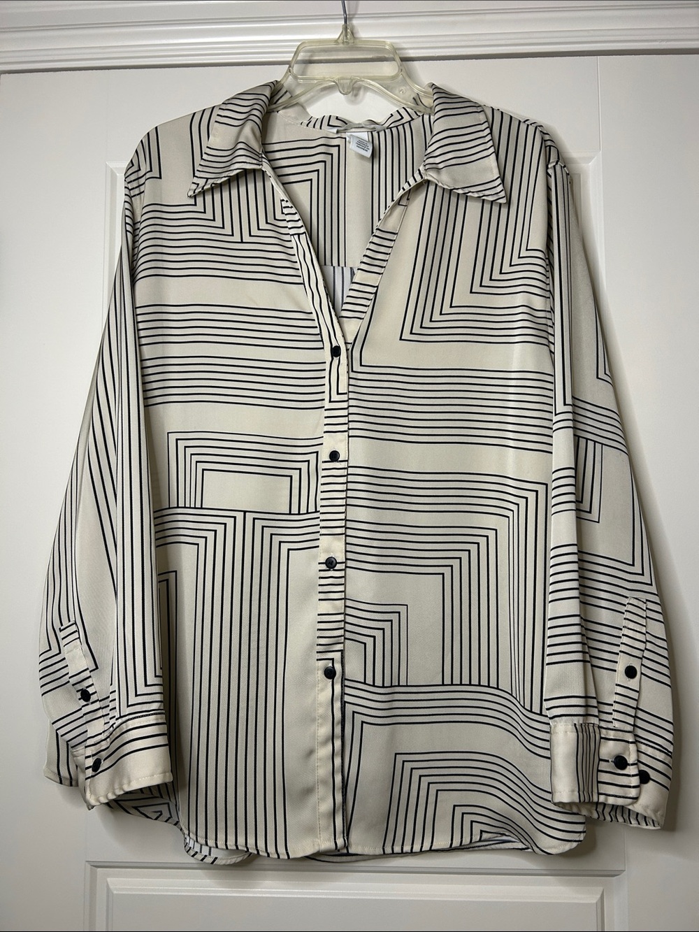H&M Cream and Black Geometric Button-Down Shirt